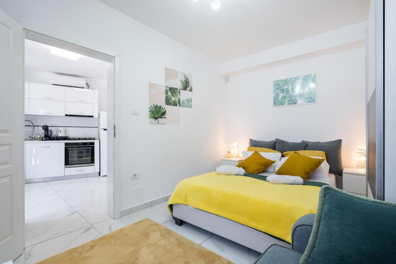 Monza-Apartment Bukares Bagian luar foto