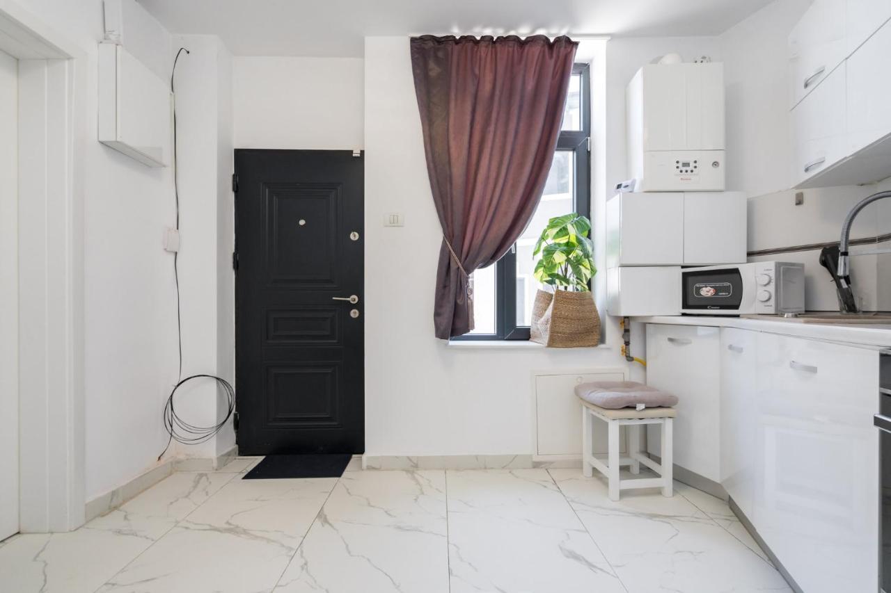 Monza-Apartment Bukares Bagian luar foto