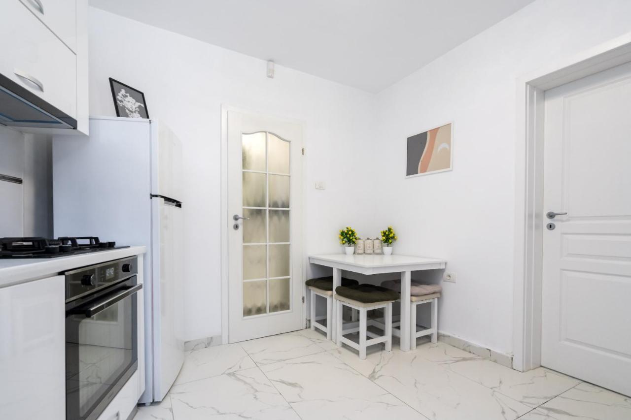 Monza-Apartment Bukares Bagian luar foto