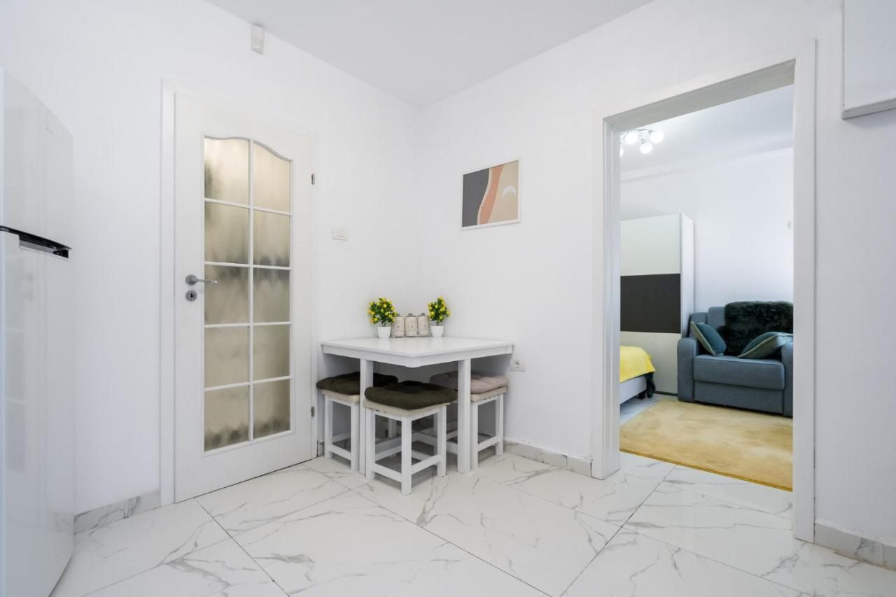 Monza-Apartment Bukares Bagian luar foto