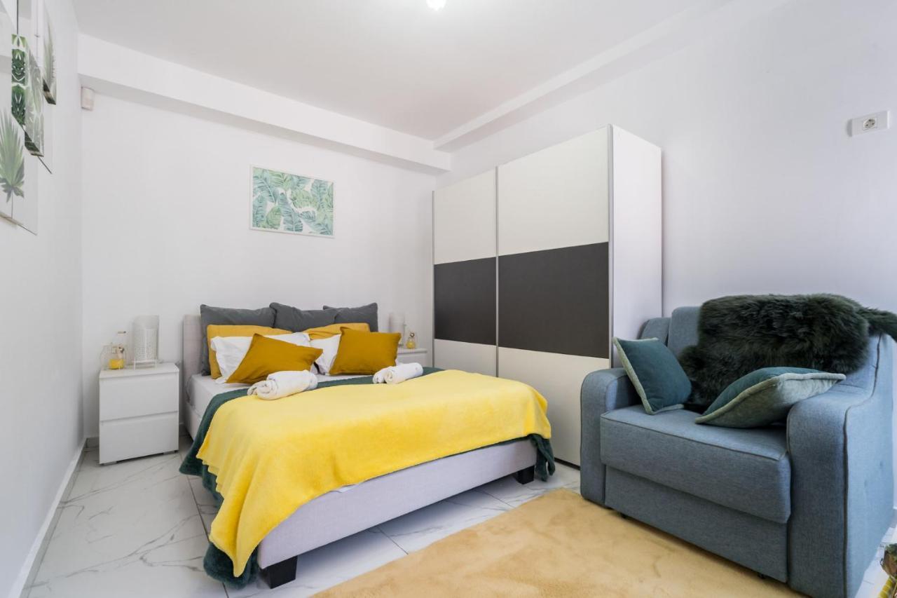 Monza-Apartment Bukares Bagian luar foto